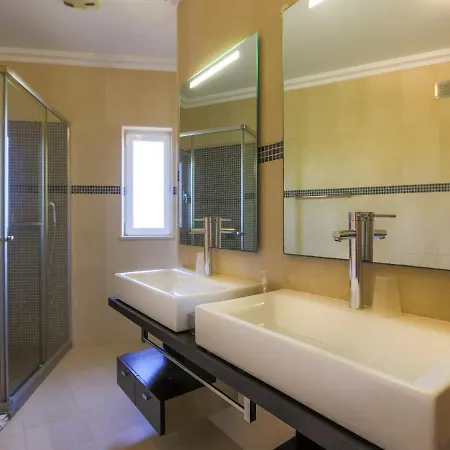 Luxury Alegria Gale Beach, 빌라 알부페이라